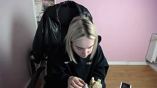 viktoria lovely online show from 17, 2, 2026