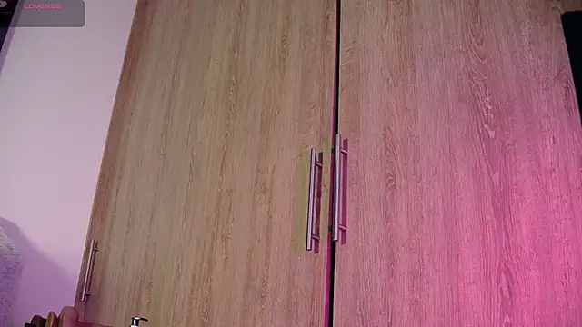 aidaadams online show from 4, 11, 2025