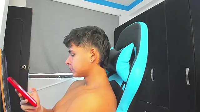 Snapshot of Bray_Kevin chatting on 5, 11, 2025 Bray Kevin online show from 5, 11, 2025