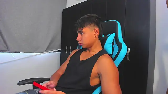 Snapshot of Bray_Kevin chatting on 21, 11, 2025 Bray Kevin online show from 21, 11, 2025