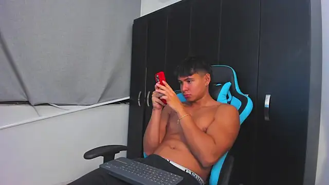 Snapshot of Bray_Kevin chatting on 22, 11, 2025 Bray Kevin online show from 22, 11, 2025