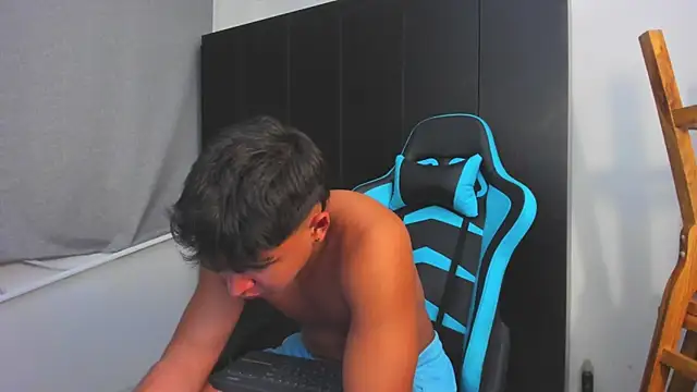 Snapshot of Bray_Kevin chatting on 27, 11, 2025 Bray Kevin online show from 27, 11, 2025