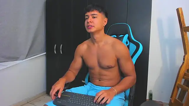 Snapshot of Bray_Kevin chatting on 27, 11, 2025 Bray Kevin online show from 27, 11, 2025