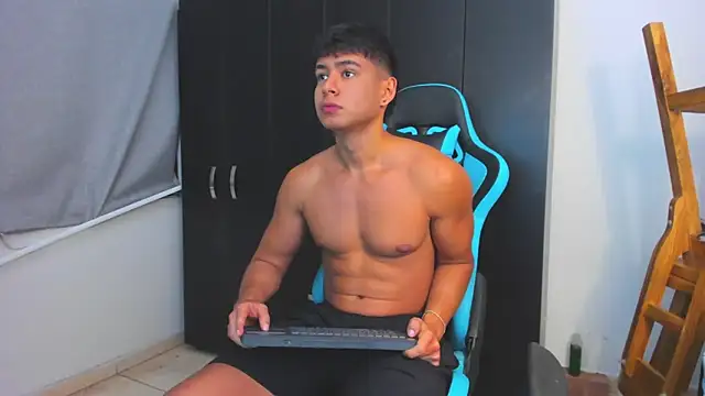 Snapshot of Bray_Kevin chatting on 30, 11, 2025 Bray Kevin online show from 30, 11, 2025