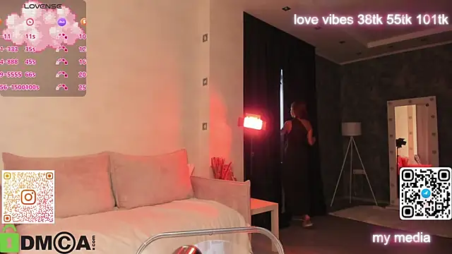 Snapshot of Tracy-Taylor chatting on 8, 11, 2025 Tracy-Taylor online show from 8, 11, 2025