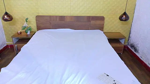 Snapshot of Mrs_booty chatting on 8, 11, 2025 Mrs booty online show from 8, 11, 2025