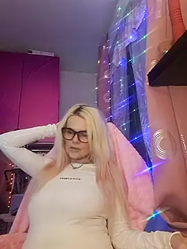 Snapshot of Angeldevilus chatting on 1, 3, 2025 Angeldevilus online show from 1, 3, 2025