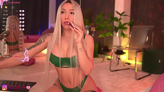 violettabunny03 online show from 25, 2, 2025