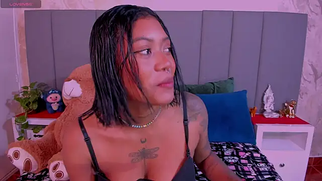 JulianaMiller online show from 20, 1, 2025