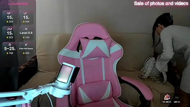 Snapshot of SaraXray chatting on 22, 9, 2025 SaraXray online show from 22, 9, 2025