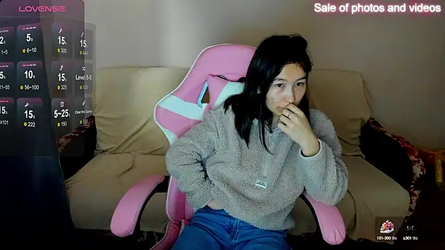 Snapshot of SaraXray chatting on 29, 9, 2025 SaraXray online show from 29, 9, 2025