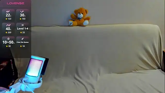 Snapshot of SaraXray chatting on 2, 11, 2025 SaraXray online show from 2, 11, 2025