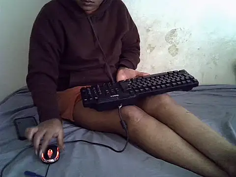 Snapshot of Crystal__Gee chatting on 17, 12, 2025 Crystal Gee online show from 17, 12, 2025