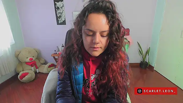 Scarletleon77 online show from 10, 1, 2025