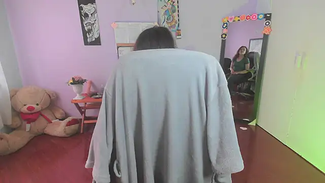 Scarletleon77 online show from 10, 3, 2025