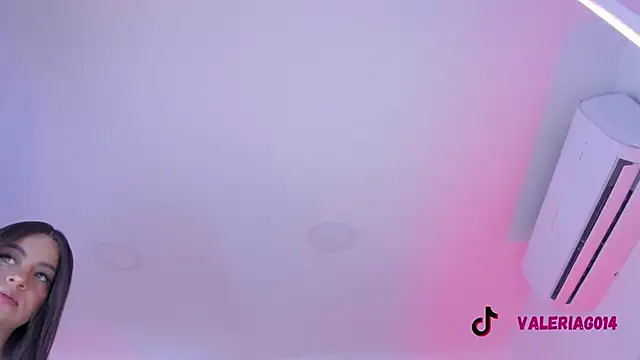 Snapshot of sarah-bonneth chatting on 7, 11, 2025 sarah-bonneth online show from 7, 11, 2025