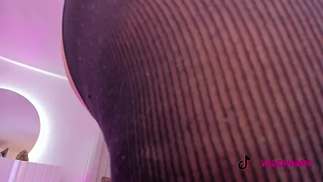 Snapshot of sarah-bonneth chatting on 4, 12, 2025 sarah-bonneth online show from 4, 12, 2025