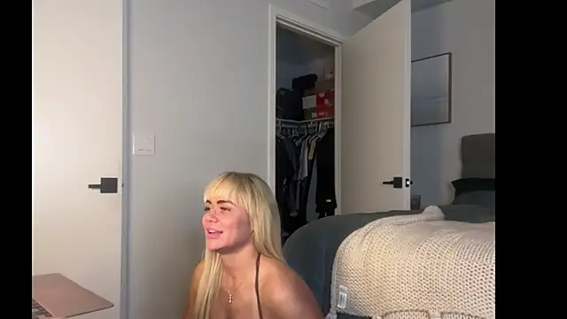 ElenaErickson online show from 6, 4, 2026