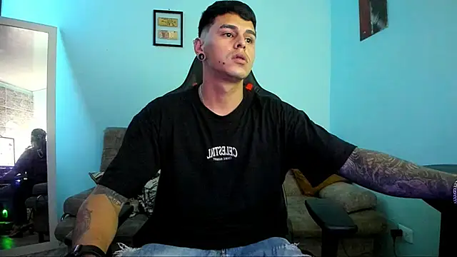 Snapshot of E_Moon chatting on 5, 12, 2024 E Moon online show from 5, 12, 2024