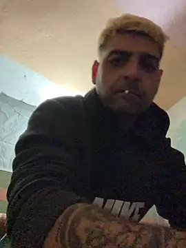 Snapshot of Bananadjo90 chatting on 15, 12, 2025 Bananadjo90 online show from 15, 12, 2025