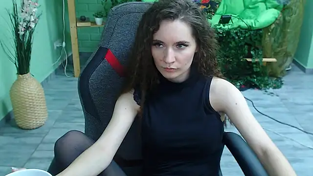 Snapshot of Miss_Barbara_ chatting on 4, 2, 2025 Miss Barbara online show from 4, 2, 2025