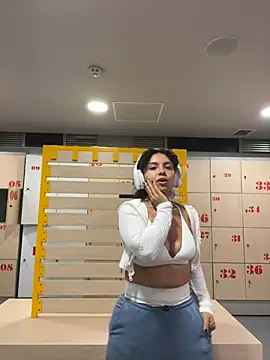 Nathcurly  online show from 25, 1, 2025