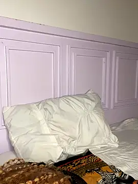 Snapshot of hot_daily chatting on 4, 12, 2025 hot daily online show from 4, 12, 2025