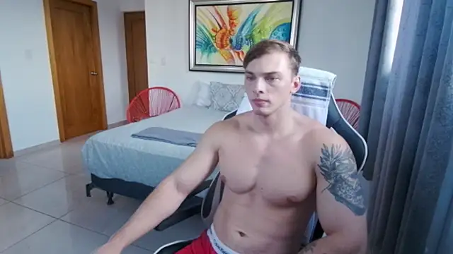 Snapshot of YourHotGreg chatting on 19, 9, 2025 YourHotGreg online show from 19, 9, 2025