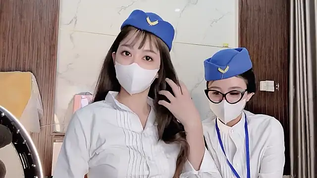 Mono-Stewardesss online show from 10, 11, 2025