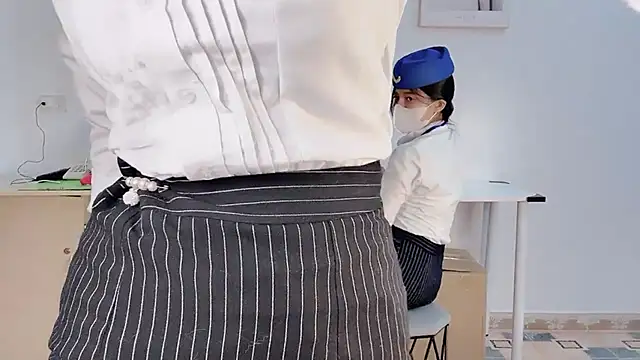 Mono-Stewardesss online show from 8, 1, 2026