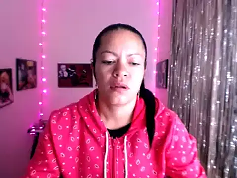 Cristal w online show from 3, 2, 2025