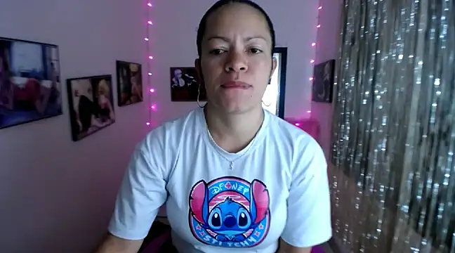 Cristal w online show from 16, 2, 2025