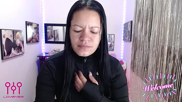 Cristal w online show from 7, 10, 2025