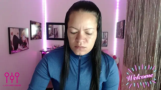 Cristal w online show from 28, 10, 2025