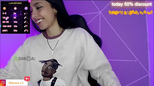 Snapshot of lilylouisee chatting on 3, 12, 2025 lilylouisee online show from 3, 12, 2025
