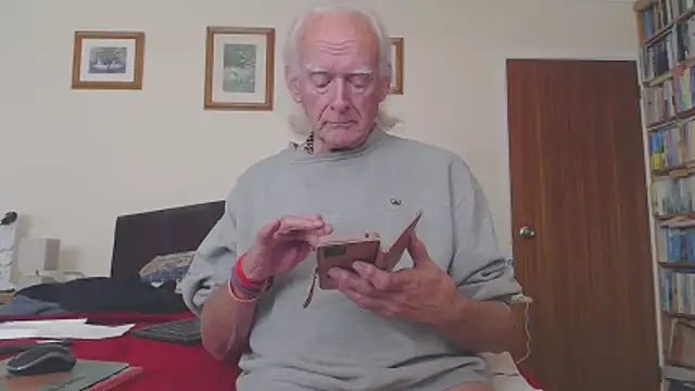 Snapshot of WaverlyKernow chatting on 26, 10, 2025 WaverlyKernow online show from 26, 10, 2025