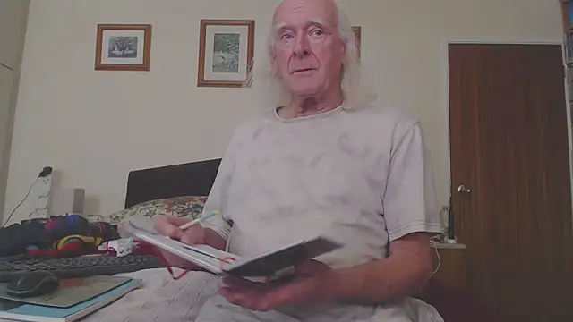 Snapshot of WaverlyKernow chatting on 30, 11, 2025 WaverlyKernow online show from 30, 11, 2025