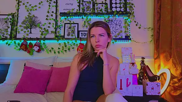 Snapshot of Real_Tini chatting on 12, 12, 2024 Real Tini online show from 12, 12, 2024