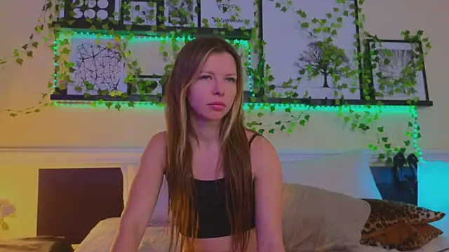 Snapshot of Real_Tini chatting on 19, 1, 2025 Real Tini online show from 19, 1, 2025