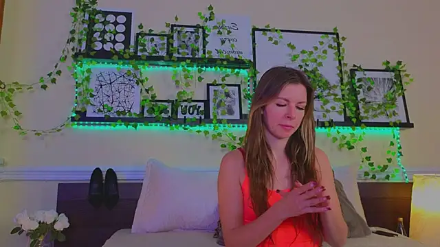 Snapshot of Real_Tini chatting on 8, 2, 2025 Real Tini online show from 8, 2, 2025