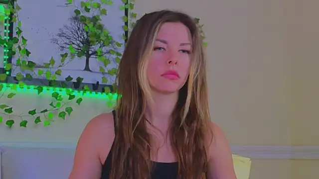 Snapshot of Real_Tini chatting on 21, 2, 2025 Real Tini online show from 21, 2, 2025