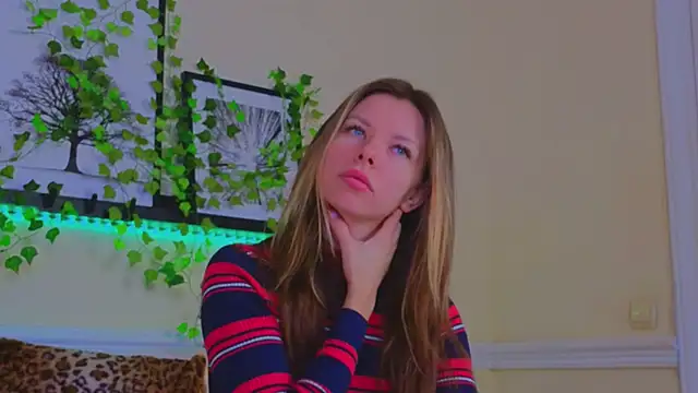 Snapshot of Real_Tini chatting on 23, 2, 2025 Real Tini online show from 23, 2, 2025