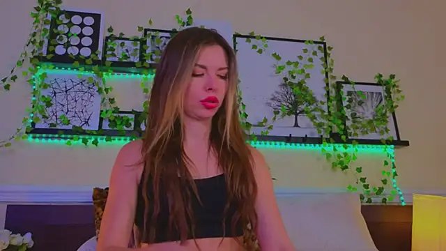 Snapshot of Real_Tini chatting on 23, 2, 2025 Real Tini online show from 23, 2, 2025