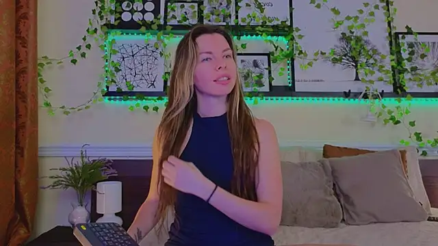 Snapshot of Real_Tini chatting on 11, 3, 2025 Real Tini online show from 11, 3, 2025