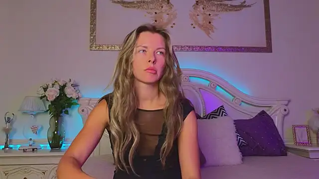 Snapshot of Real_Tini chatting on 24, 9, 2025 Real Tini online show from 24, 9, 2025