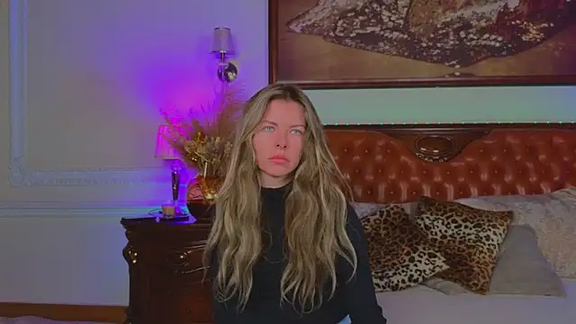 Snapshot of Real_Tini chatting on 15, 11, 2025 Real Tini online show from 15, 11, 2025