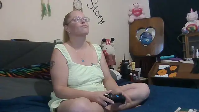 Snapshot of Toybox13_Pika chatting on 5, 11, 2025 Toybox13 Pika online show from 5, 11, 2025