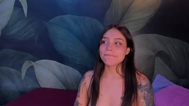 Snapshot of sweett_dirty chatting on 8, 2, 2025 sweett dirty online show from 8, 2, 2025