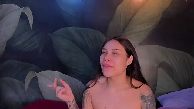 Snapshot of sweett_dirty chatting on 4, 3, 2025 sweett dirty online show from 4, 3, 2025