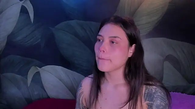 Snapshot of sweett_dirty chatting on 8, 11, 2025 sweett dirty online show from 8, 11, 2025